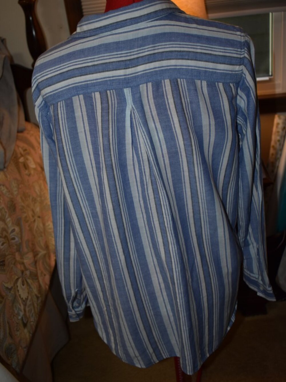 blouse - Picture 4 of 5